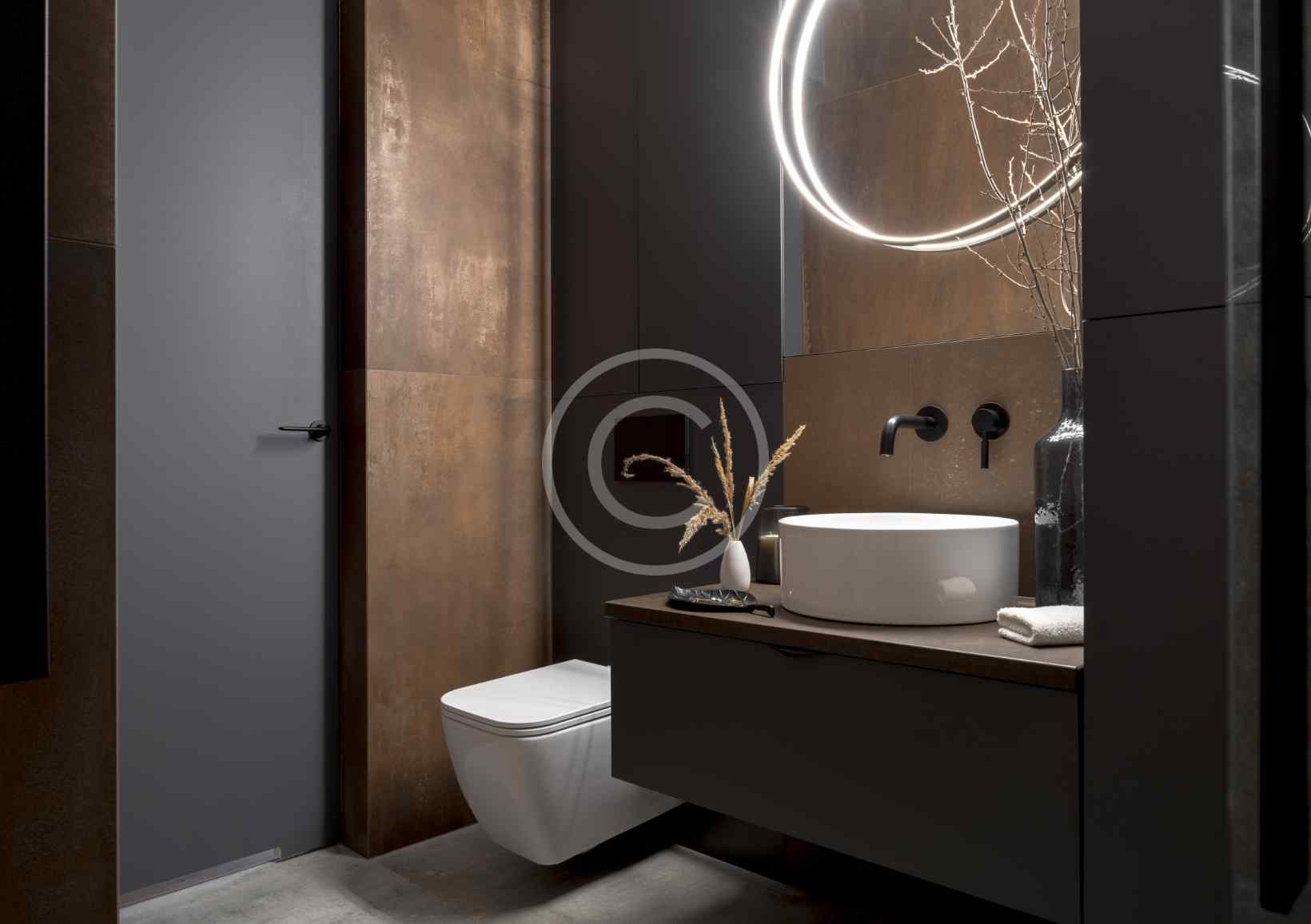 Graceful bathroom